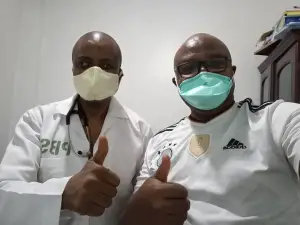 Atteint du Coronavirus, un journaliste du quotidien Le Jour affirme avoir été guéri grâce à un produit local