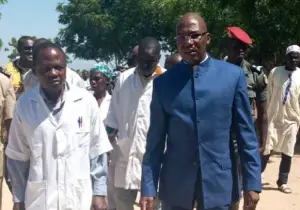 Cameroun : Le Dr Manaouda Malachie salue la réussite de l’opération des sœurs siamoises