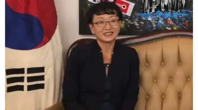 Bok-ryeol Rhyou l’Ambassadeur de la République de Corée du Sud reçu en audience par Achille Bassilekin III