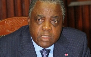 Boris Bertolt tacle le ministre de la Communication René Emmanuel Sadi