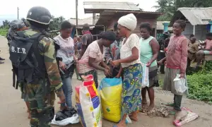 Armée-Nation : le BIR offre des dons aux communautés de la zone côtière de Kribi