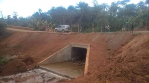Route Nationale N°5 : Un dalot de section 2,5X2 construit au PK7+650 du tronçon Bafang-Bandja