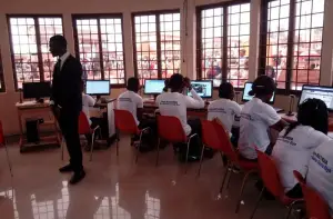 Chantal Biya offre deux centres multimédia à Ombessa et Bafia