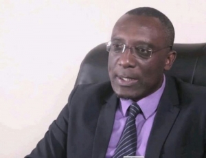 Arrestation d’Ernest Obama : Me Claude Assira dénonce les conditions d’arrestation du journaliste