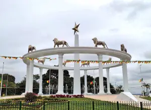 Monument de l&#039;Unité : L’édifice trône désormais au rond point du Mont Febe