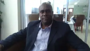 France – Afrique et Achille Mbembe : A quoi joue finalement Emmanuel Macron ?