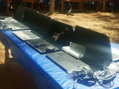 Promotion du numérique en milieu scolaire : Le lycée de Guider dans le Nord reçoit un don de 10 laptops