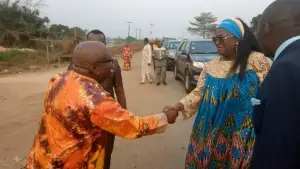 Chantiers de la CAN : Célestine Ketcha Courtès inspecte les travaux de Douala